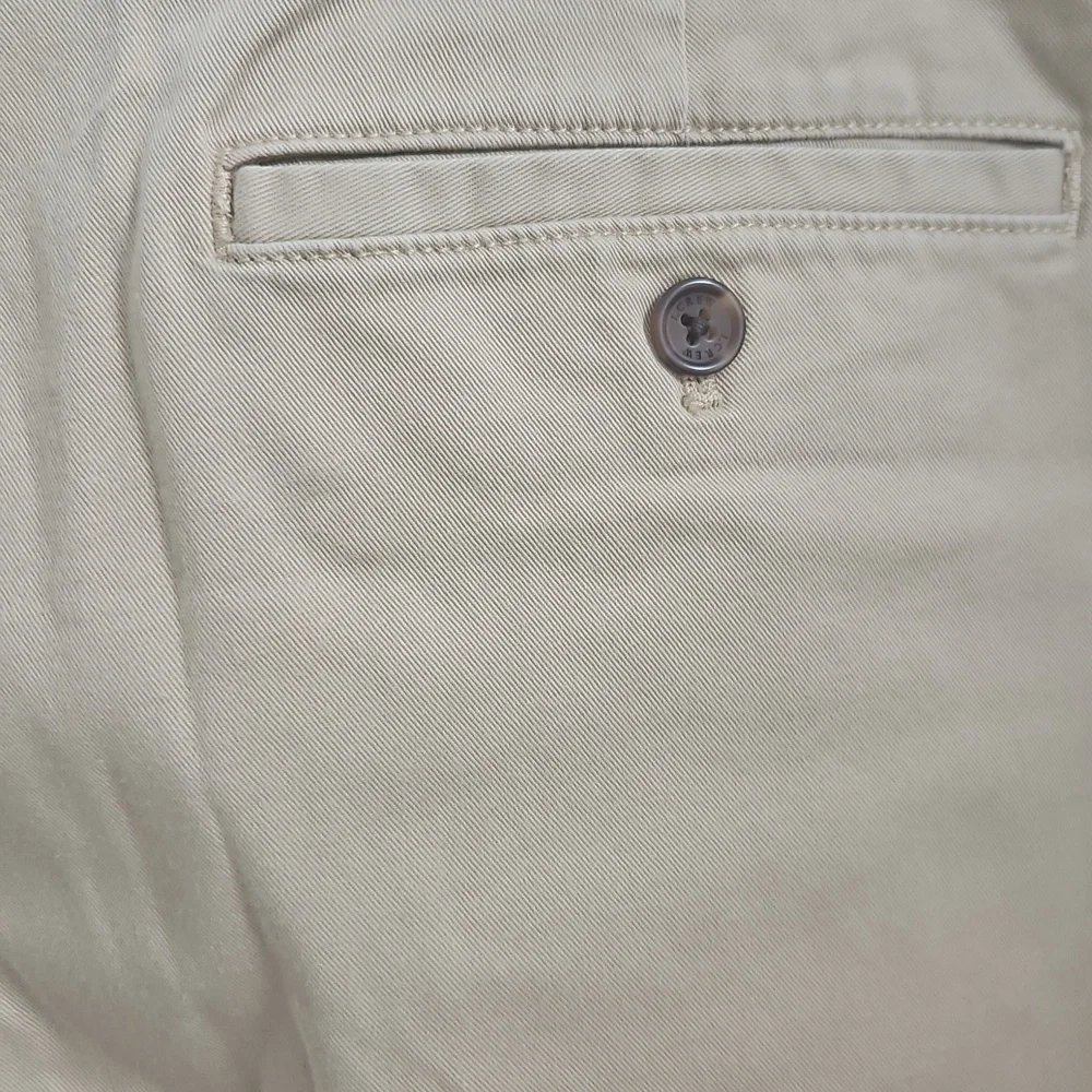 J. Crew Straight Fit Flex‎ Straight Khaki Chino Pant